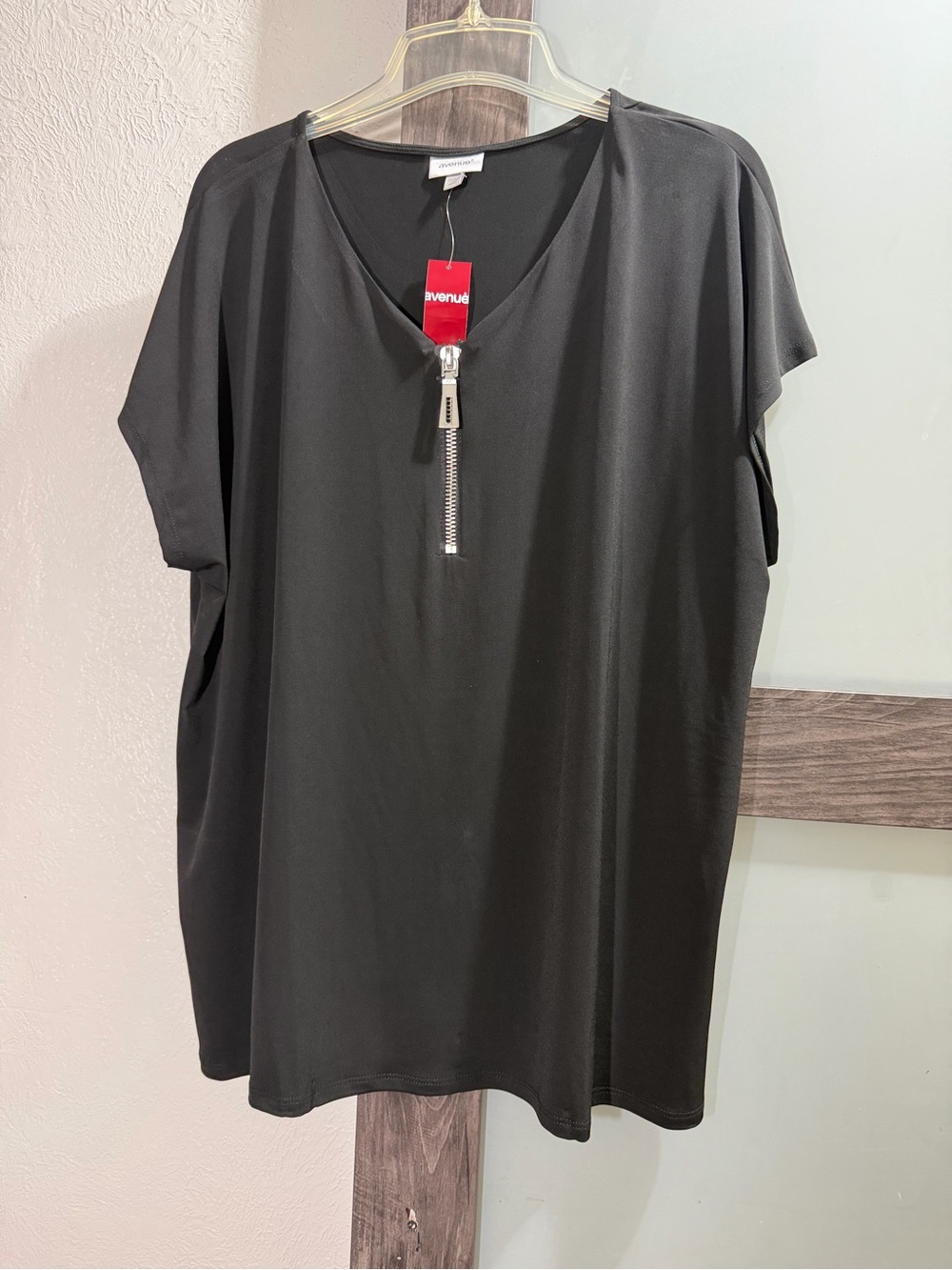 Avenue Black Zip-Front V-Neck Short-Sleeve Tunic